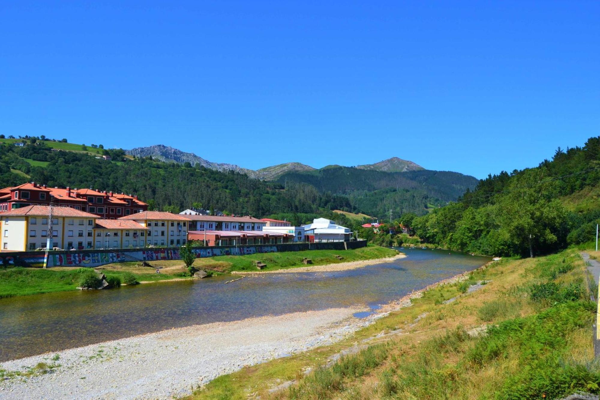 阿里翁达斯Casa La Gueelina En Asturias别墅 外观 照片
